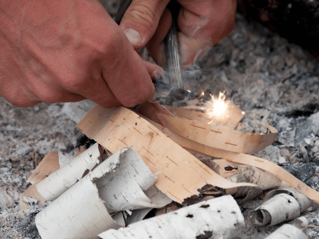 Allumer un feu avec un firesteel ou pierre à feu